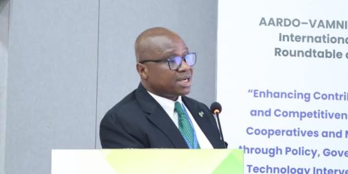 Photo credit: Deputy Minister Edward K. Mulbah speaks at the Roundtable Meeting in India.